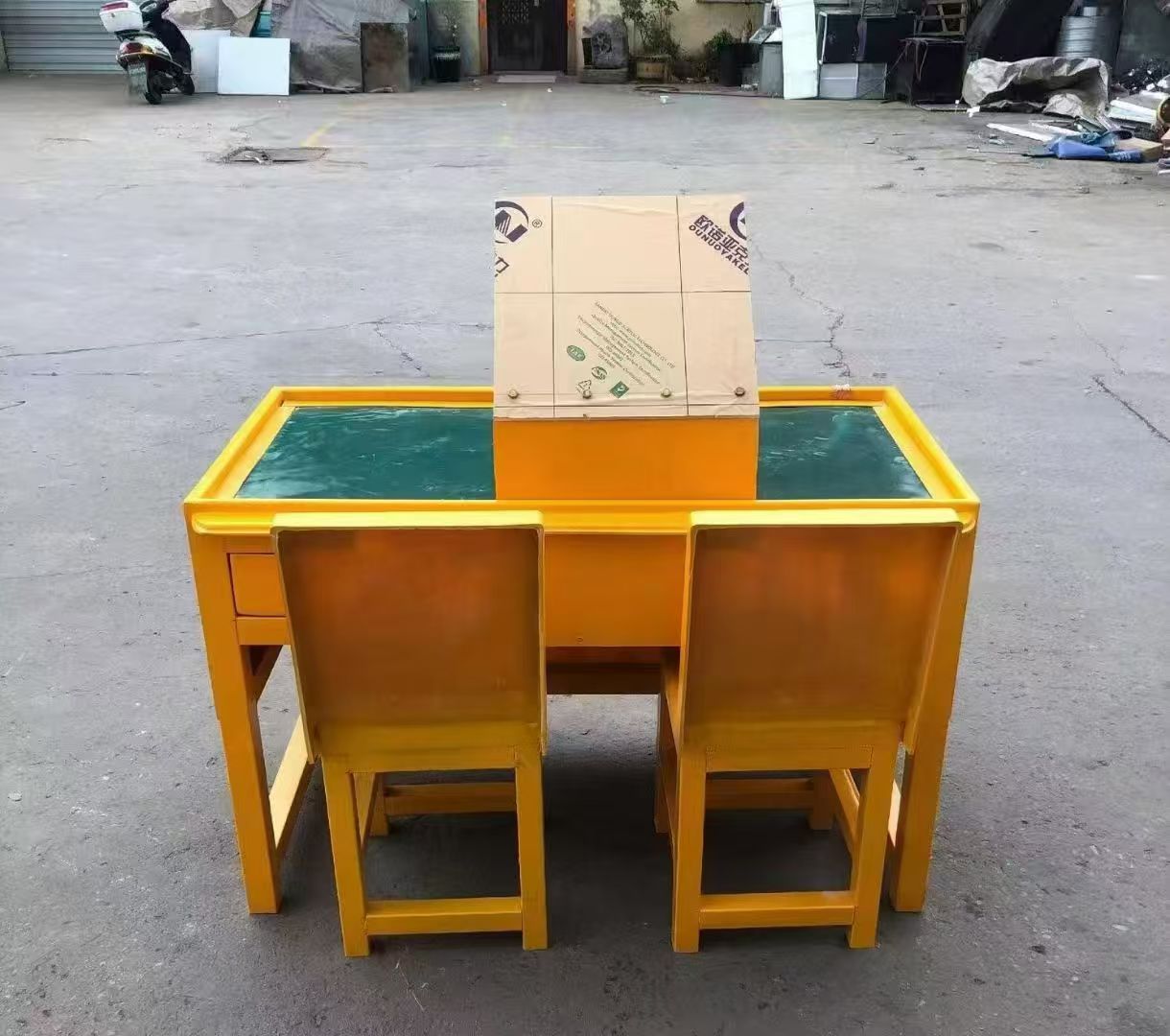 天祝防静电导通桌井下煤矿火工品发放桌：危险品流转的安全守护者
